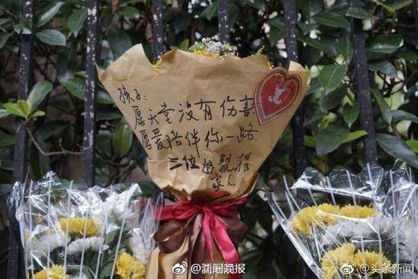 跟队记者：球员群聊没新消息，巴萨更衣室认为今天已不可能飞日本